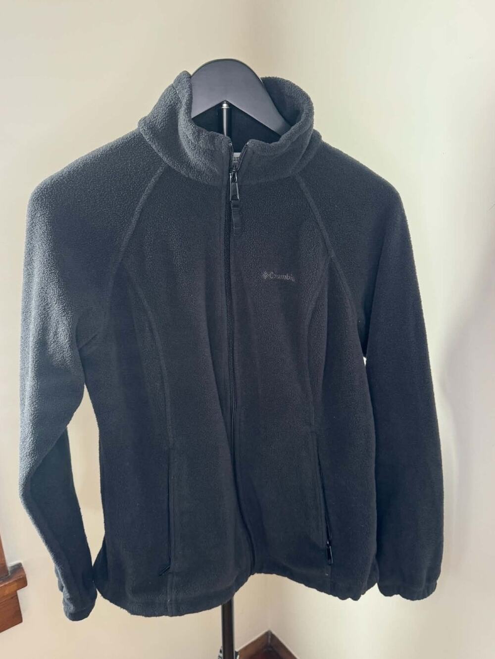 Columbia Women’s Black Fleece Full Zip Jacket Size M